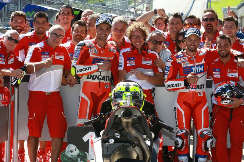 Первая победа Ducati за шесть лет - взята, да как - дубль!!!